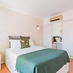 Vibrant Liberdade Living